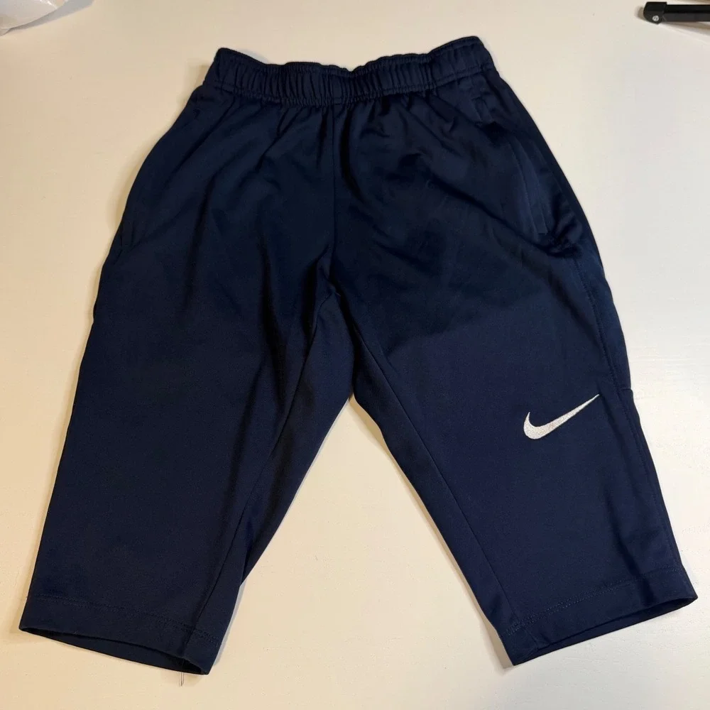 Nike Dri-FIT Navy Blue Athletic Shorts Boys Medium M Swoosh Logo Pockets